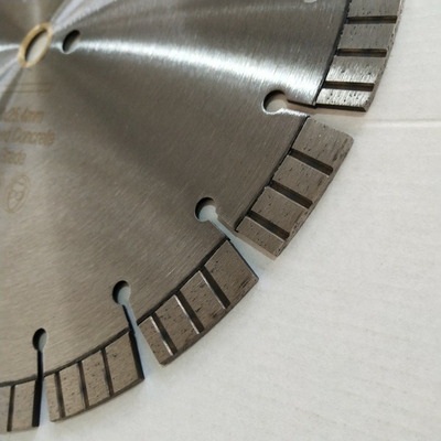 hoja de sierra dividida en segmentos Turbo soldada con autógena laser del diamante de 350m m para cortar el hormigón reforzado