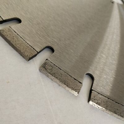 24" cuchilla silenciosa soldada con autógena laser para cortar el ladrillo el ningún saltar con curso de la vida largo